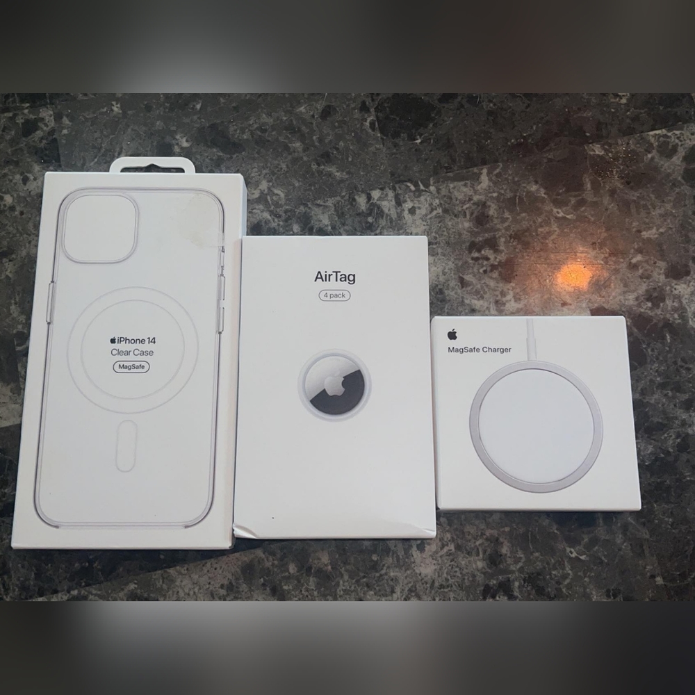Magsafe iphone 14 case and charger